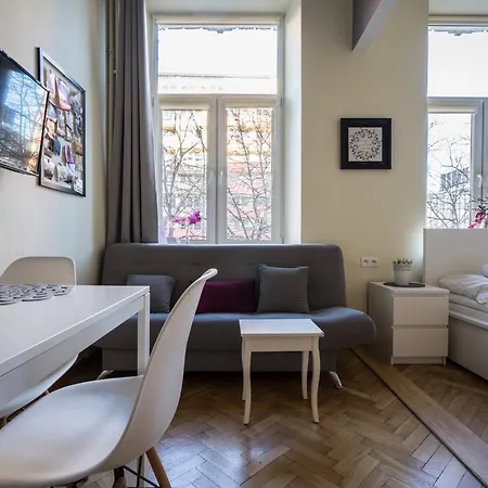 Elegant Copernicus * ורשה