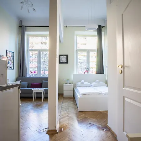 Elegant Copernicus Apartment Warsaw