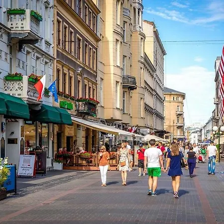 Elegant Copernicus * ורשה